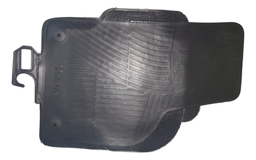 Cubre Alfombras Originales Vw Vento Delanteros Y Traseros Negro
