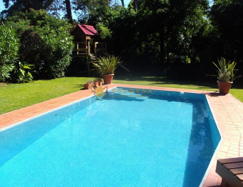 Casa De Cuatro Dormitorios Con Piscina - San Rafael- Ref: 3479