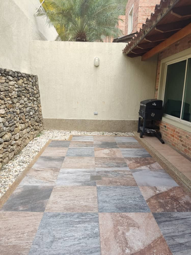 Town House En Altos De Guataparo Conjunto Vistalago. Minerva K