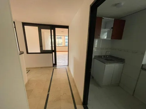 Oficina En Arriendo/venta En Lago Gaitan. Cod A17149