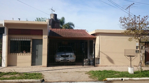 Casa Con Depto Independiente 2 Locales Apta Préstamo Hipote