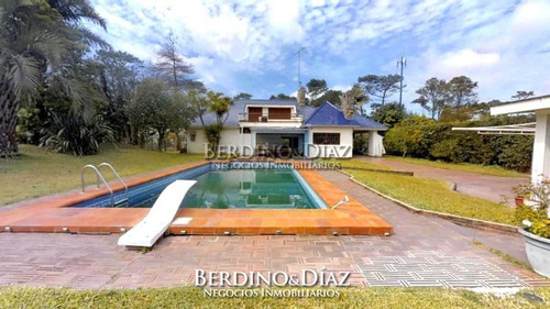 Casa - Playa Mansa- Ref: 344