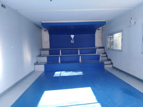 Imagen 8 de 24 de Amplio Edificio Con Excelente Ubicación En Quilmes Este