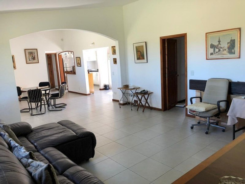 Chacra De 6 Suites, Piscina, Parrillero Y Hermosas Vistas !!