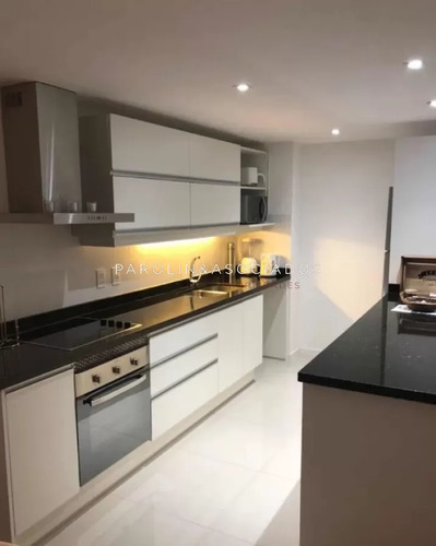 Apartamento En Venta 2 Dormitorios En Torre Esmeralda, Punta Del Este.