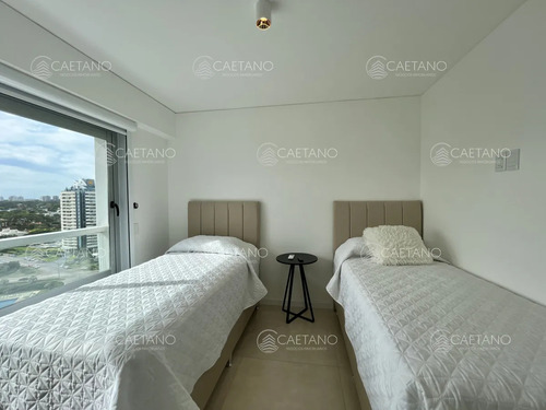 Venta Apartamento 4 Dormitorios. Playa Brava, Punta Del Este