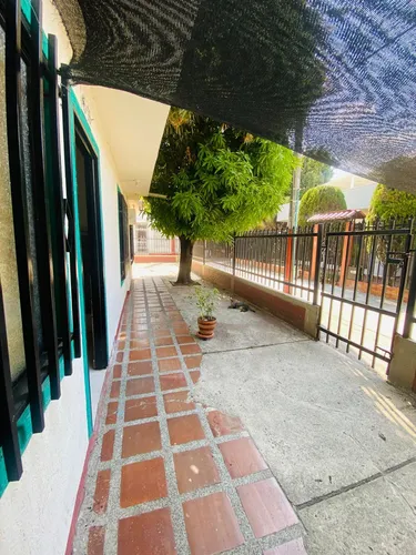 Vendo Casa Esquinera En Salomia Excelente Oportunidad De Inversión