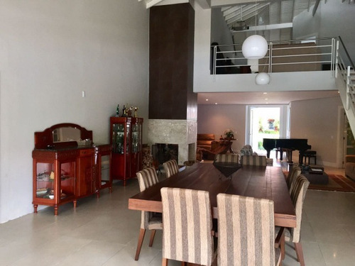 Casa Em Belém Novo Com 4 Dormitórios - Vz3906