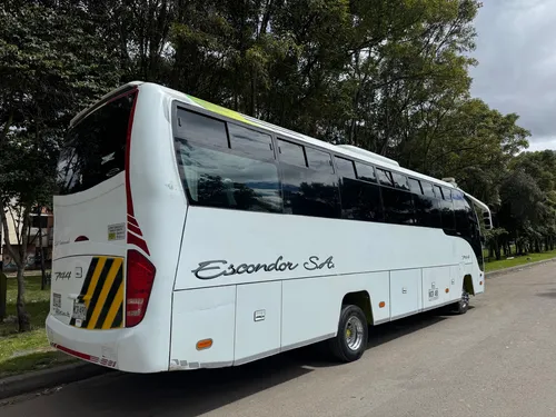 Bus Hino Con Aire En Buen Estado