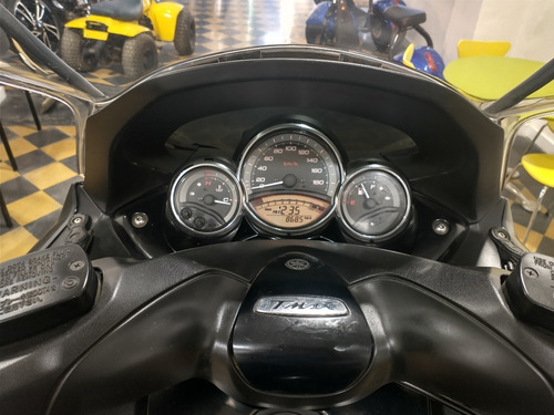 Imagen 9 de 10 de Yamaha T Max 500 2008