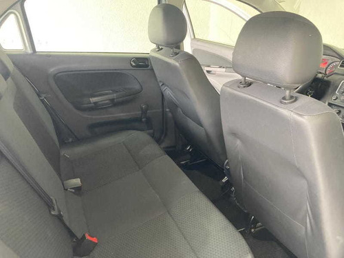 Imagem 13 de 15 de Volkswagen Gol 1.0 Flex 12v 5p