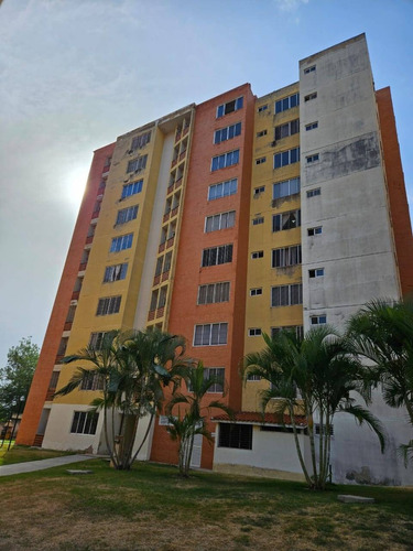 Código 235142 Venta De Hermoso Apartamento En Urb. El Rincón-res. Doral Country