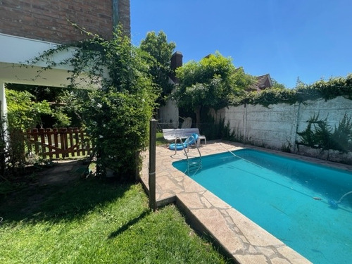 Venta-casa C/jardín En Inmejorable Ubicación En Monte Grande