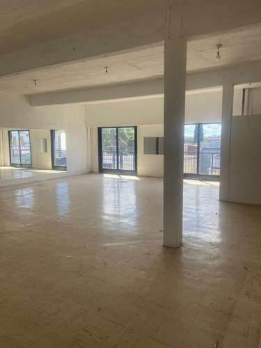 Imagen 4 de 8 de Local Alquiler - Jose C Paz - 160 M2 De Salon En Planta Alta