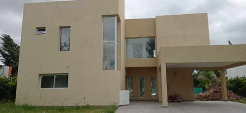 Excelente Casa 4 Amb S/lote 800 M2 Principado Ciudad Nautica