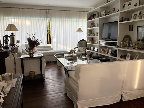 Excelente, Práctica Y Funcional Casa En Venta En Las Glorietas