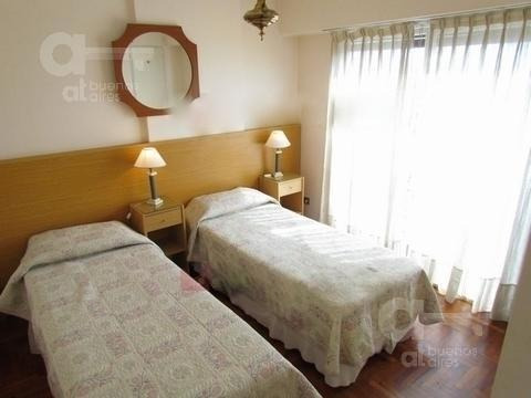 Almagro. Departamento 2 Ambientes Con Balcón. Alquiler Temporario Sin Garantías.