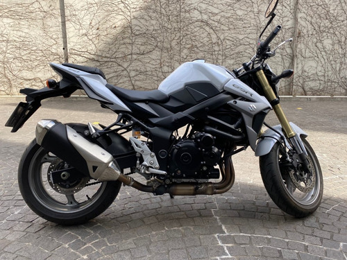 Imagen 2 de 11 de Suzuki Gsr 750