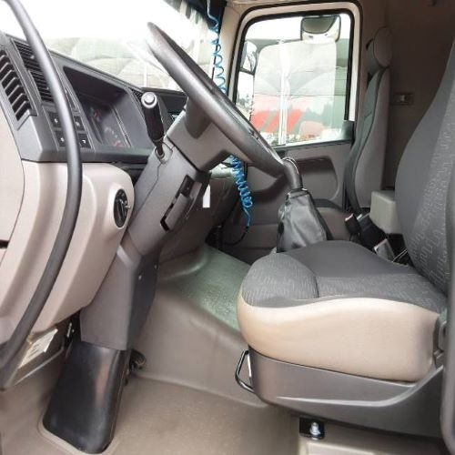 Imagem 9 de 15 de Vw 25420 6x2 Ano 2019/2019 266.531km Revisado