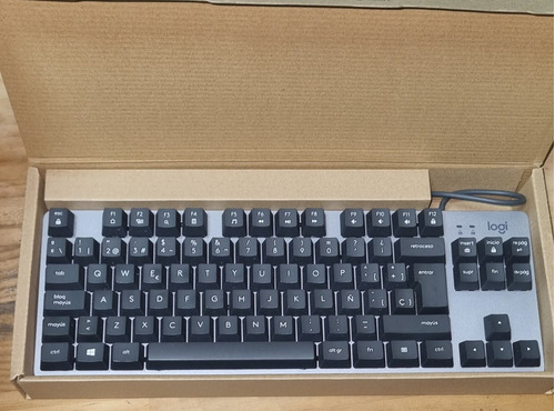 Imagen 6 de 7 de Teclado Logitech K835 TKL QWERTY GL Blue Clicky español España color negro