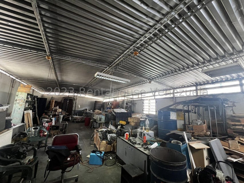 Se Vende Edificio Industrial La Candelaria Mls #24-2303