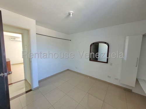 Estefani Salon Vende Hermoso Apartamento En Ciudad Roca-lara-25-14104