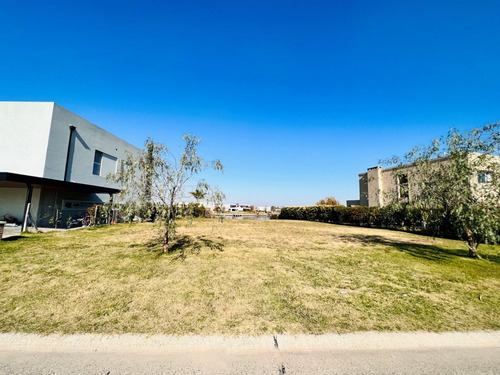 Imagen 3 de 12 de Vendo Lote Al Agua, 925 M2 Barrio San Matias!!