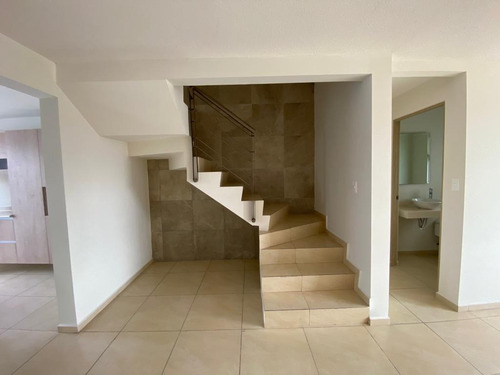¡haz Realidad Tus Sueños En Tecámac, Casa En Venta En Paseos Del Bosque 2! Acceso Controlado Y Diversión Garantizada Con Canchas Y Alberca, Rutas Cercanas A Cdmx Y Aifa