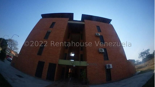  Selena Pacheco/ Cómodo Apartamento Tipo Estudio En  Venta En  La Piedad Norte Cabudare  Lara, Venezuela. 2 Dormitorios  2 Baños  73 M² 