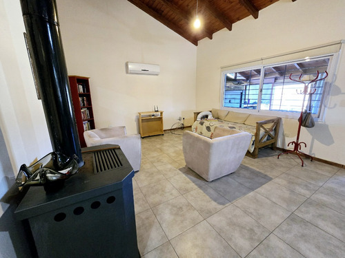Venta: Casa - 2 Dormitorios 2 Baños - Patio Pileta - Ideal Fin De Semana - Villa Carlos Paz