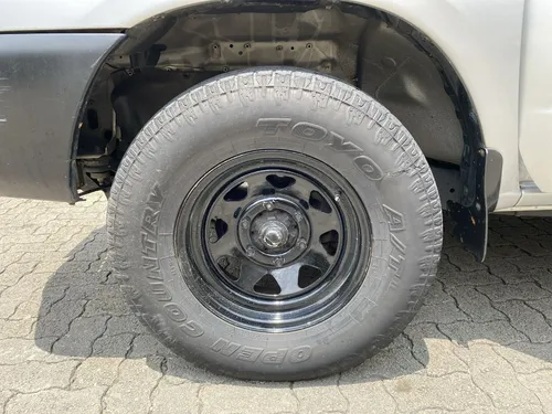 Nissan Np300 Frontier 2.4 Estacas 2013