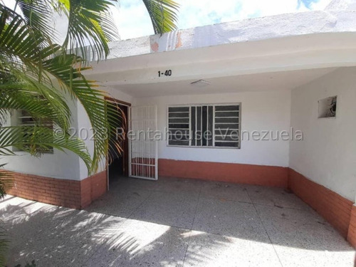 Milagros Inmuebles Casa Alquiler Barquisimeto Lara Zona Centro Economica Residencial Economico Código Inmobiliaria Rent-a-house 24-3144