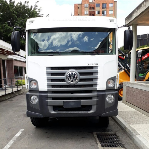 Volkswagen Constellation 31330 Chasis Volqueta