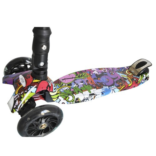 Imagen 3 de 4 de Monopatin Overtech Maxi-891 Plegable Niños 4 Ruedas Led Reforzado 80kg Negro Graffiti Wt-71