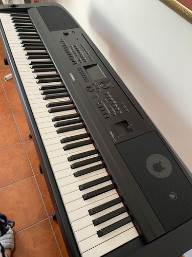 Imagen 3 de 4 de Teclado Eléctrico (piano) Yamaha Dgx-670