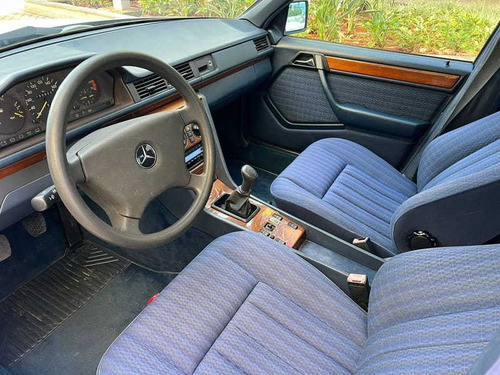 Imagem 15 de 15 de Mercedes-benz 230 E 2.3 4p 1992