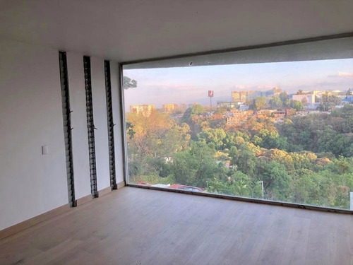 Imagen 6 de 19 de Moderna Casa Con Vigilancia Enfrente