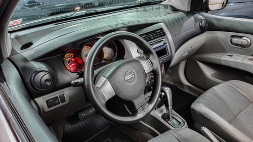 Nissan Livina 1.8 Sl 16v Flex 4p Automático