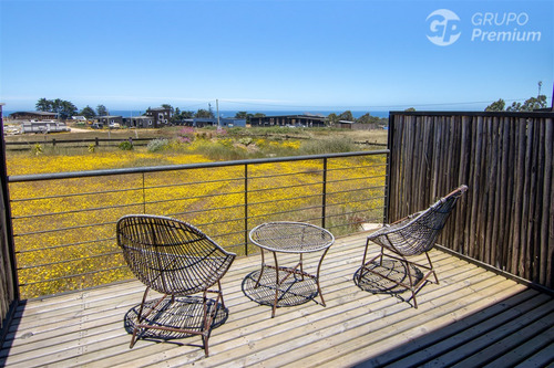Parcela Con Inversión Turística De 4 Cabañas En Pichilemu