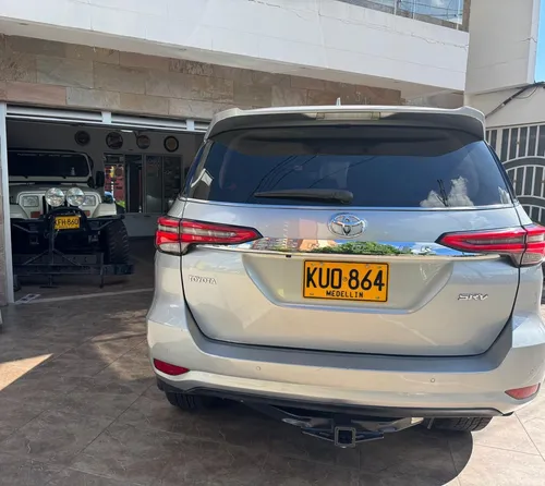 Toyota Fortuner Srv 2.4 Diésel 4x2 At