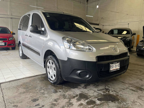 Imagen 2 de 14 de Peugeot Partner Tepee 2015 1.6 Outdoor 7 Pas. Mt