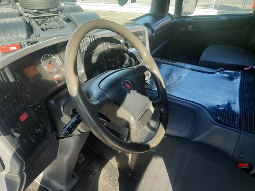 Imagem 6 de 13 de Scania P310 8x2 2015/2016