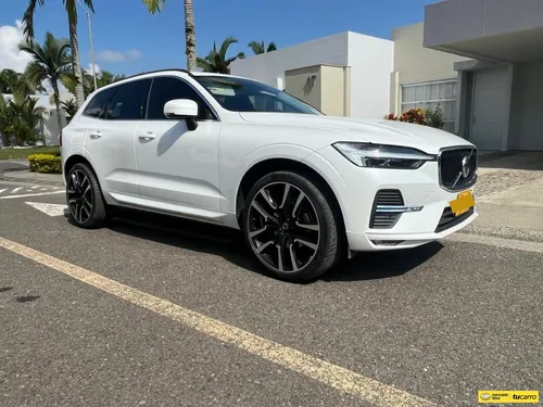Volvo XC60 B5 MOMENTUM