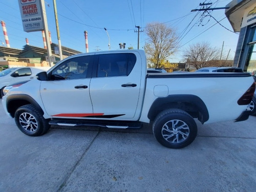 Imagen 2 de 17 de Toyota Hilux V6 Gr-s