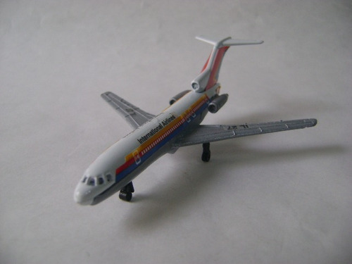 Imagen 1 de 10 de Nico Avion Metal Airlines Int. Lines 27 13 X 10 Cm (avv 40)