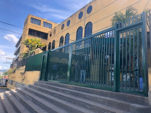 Imagen 18 de 22 de Oficina De 304,07 Mts2 En Alquiler O En Venta En El Cc El Refugio !!!