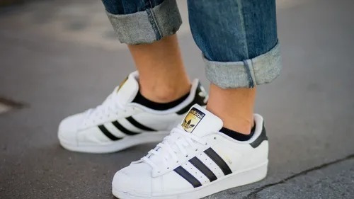 Imagen 2 de 3 de Zapatillas adidas Superstar Originales Hombre B/n