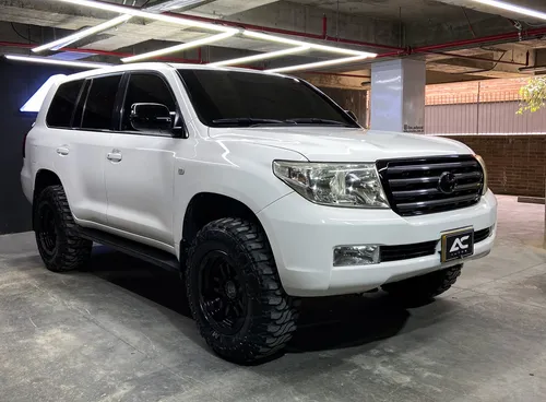 Toyota Land Cruiser V8 VX LC200 IMPERIAL 4X4 4.7 AT