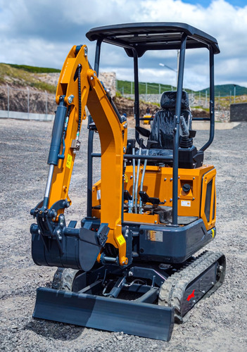Miniexcavadora Pesatto E16d 1.6 Ton. 2024