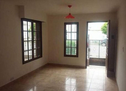 Casa En Venta - 2 Dormitorios 1 Baño - 170mts2 - Rawson